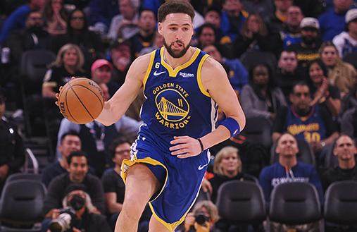 开云APP-克雷疯狂射落12记三分 大胜雷霆普尔上演助攻盛宴