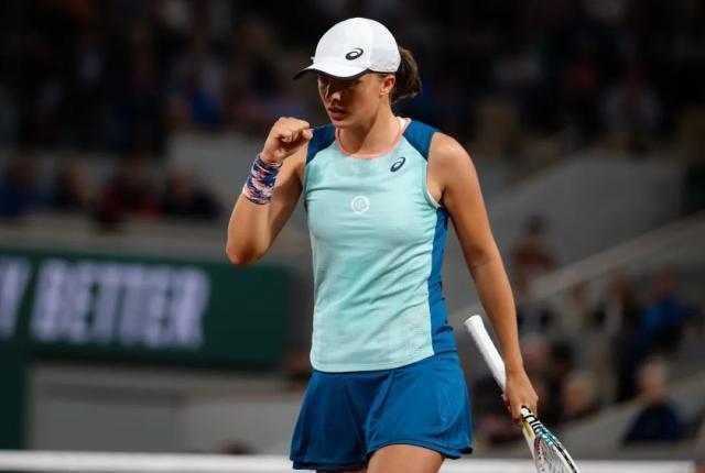 开云体育-卫冕冠军携三位前十首轮出局 谁能从下半区突围？