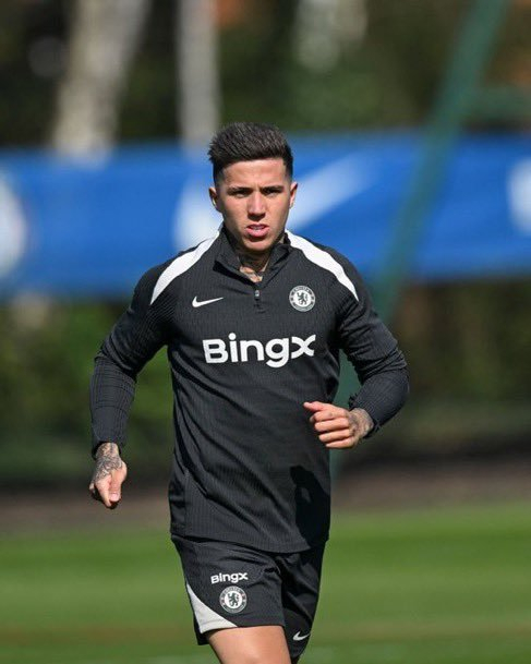 开云真人-罗西尼尔向恩佐伸出橄榄枝，球员仍随一线队训练|处罚|领袖|迹象|之后_新浪体育_新浪新闻